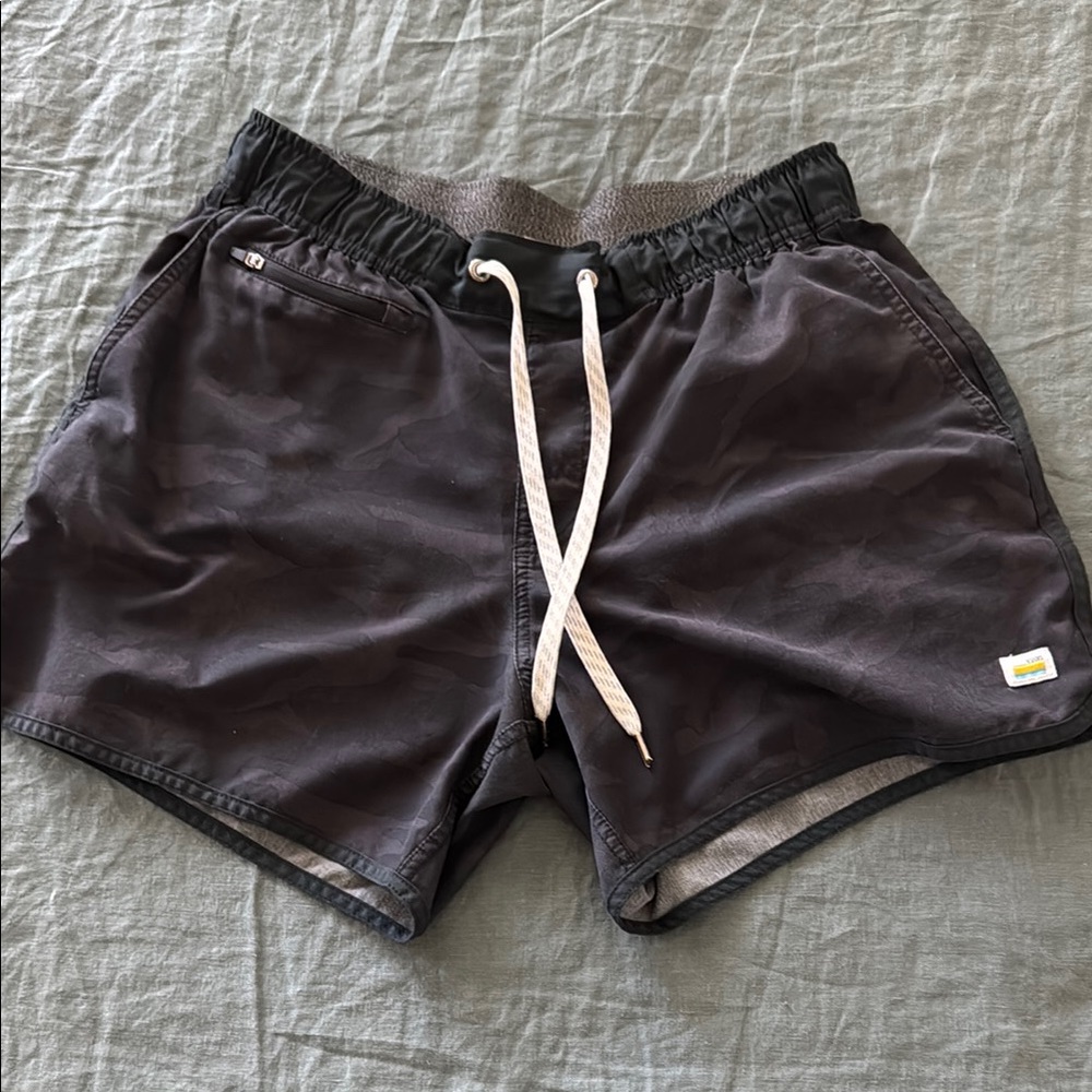 Vuori Banks Short 5”